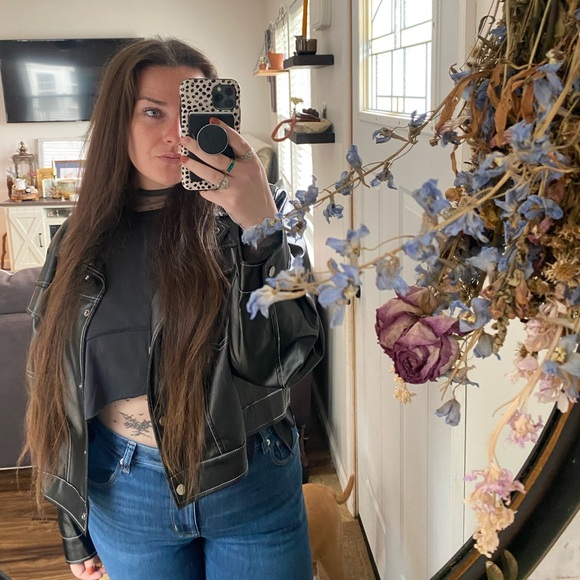 Meet Your Posher🪞 - Picture 1 of 1